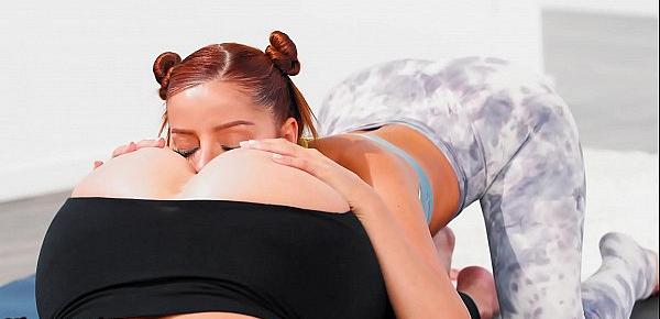  MommysGirl Vanna Bardot Has A Hardcore Fingering Yoga Training With Hot MILF Ryan Keely